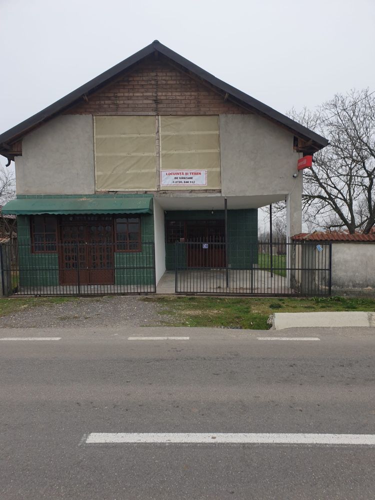 Casa si teren de vanzare