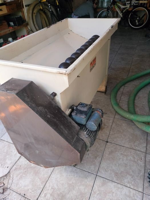 Desciorchinător struguri