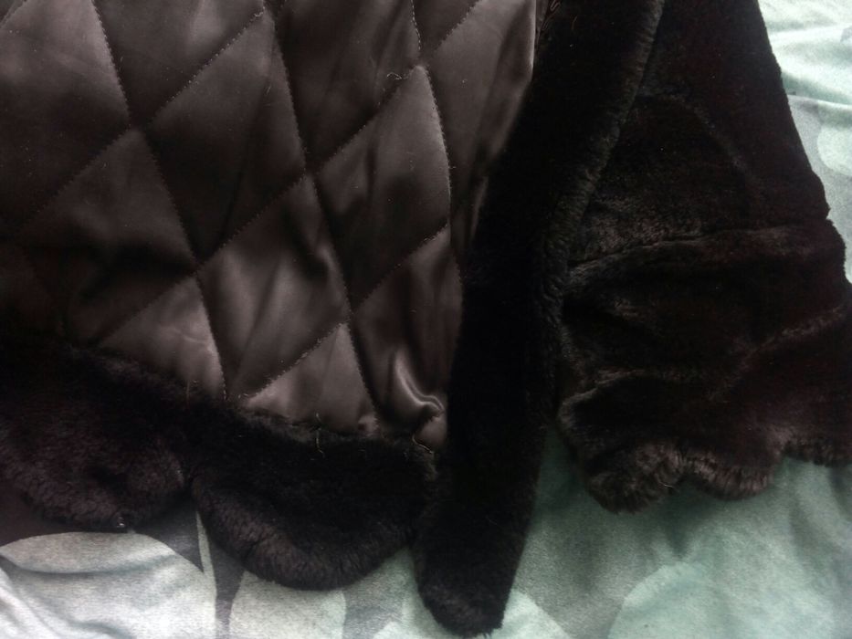 Полушубок с капюшоном 54 р. искуственную импортную- Корея .