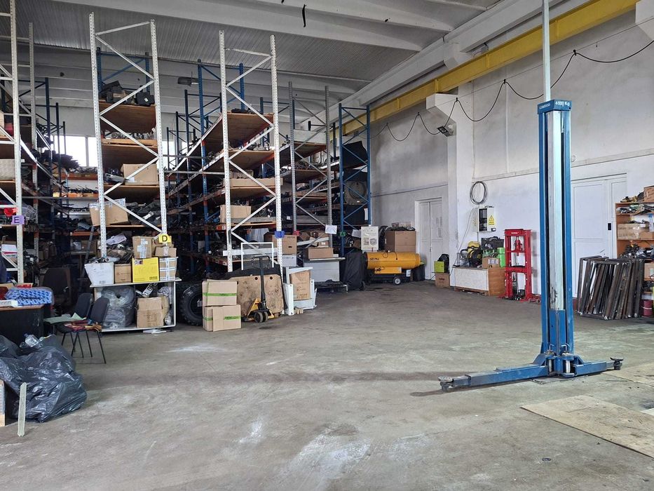 Hala 305 mp + 75 mp birou, Catamaresti-Deal