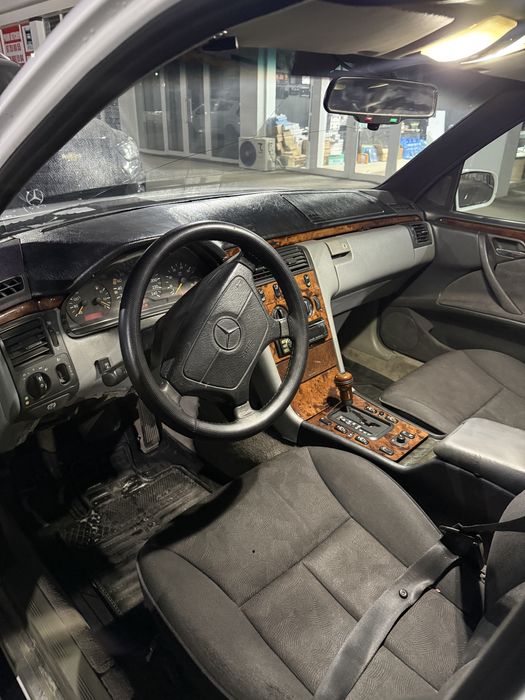 Mersedes Benz 210 Arenda