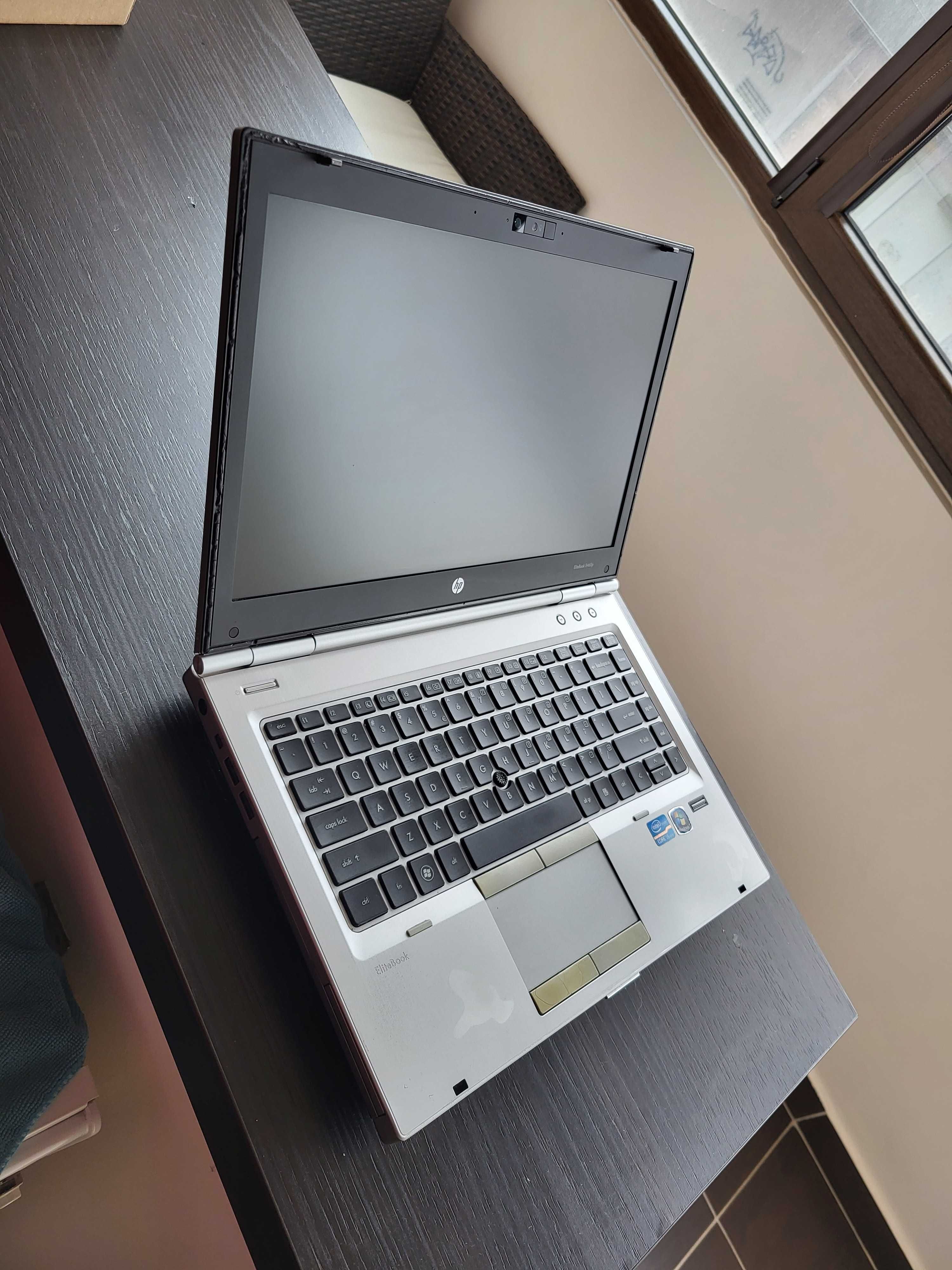 Laptop HP EliteBook 8460p i5 4GB 250GB SSD 14" Win10 +Geanta +Mouse