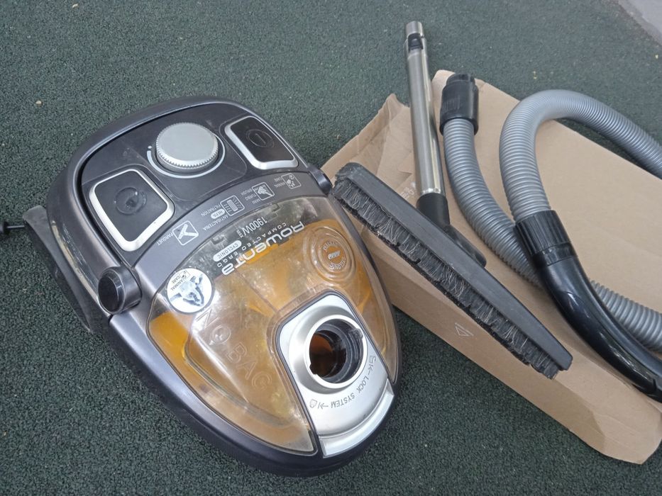 Пылесос Винтажный Оригинал Япония Hitachi Мощьный  РАБОЧИЙ и Rowenta