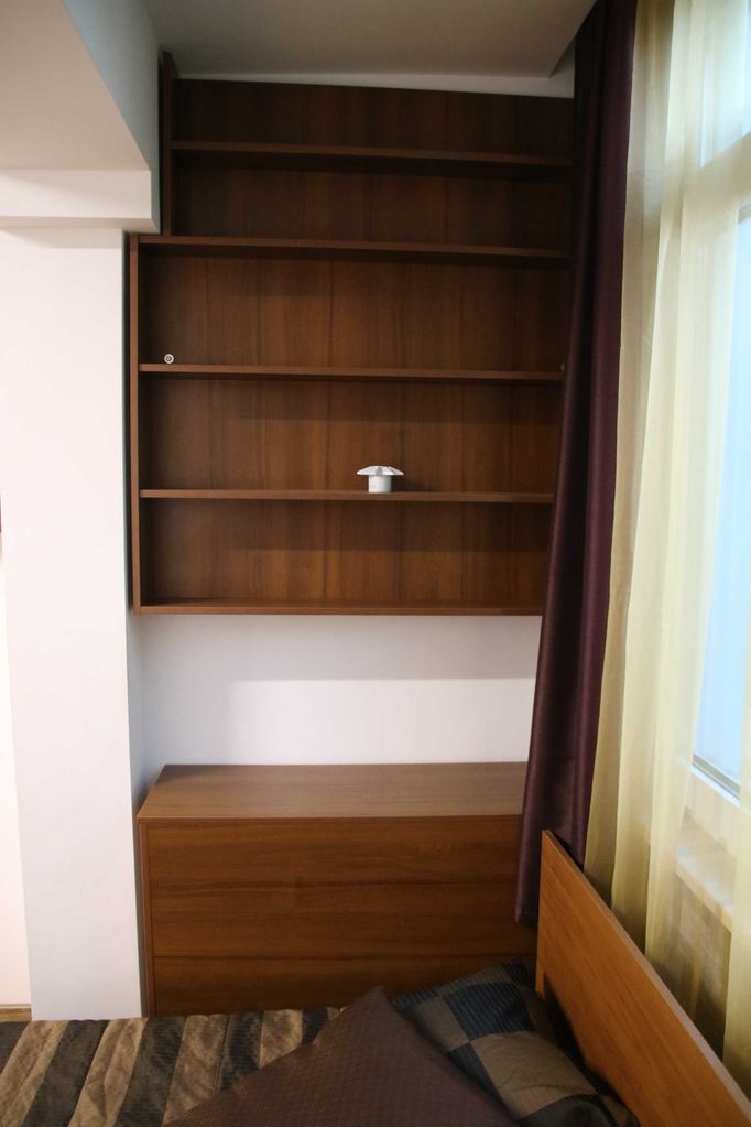 Дава се под наем Тристаен апартамент в Варна, Център - 78 кв.м за 612 € - Снимка #2