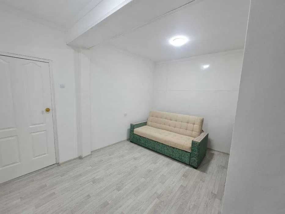 Kvartira sotiladi 2 xonalik (2/2/12) metro oldida Yashnobod tumani