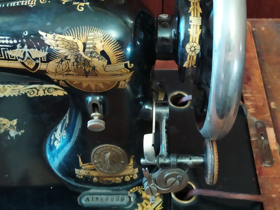 Швейная машинка Зингер