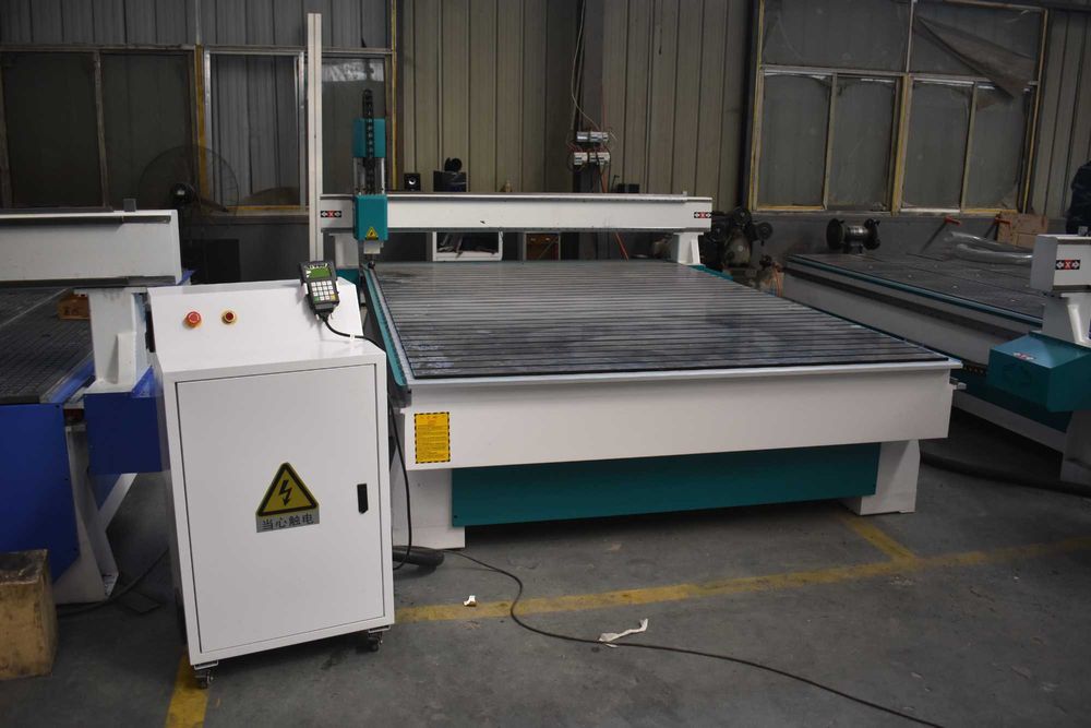 CNC router cu masa T-slot