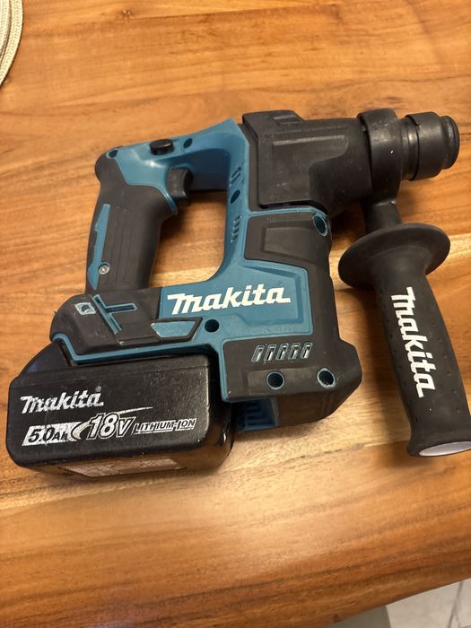Акумулаторен перфоратор MakitaDHR171+ батерия