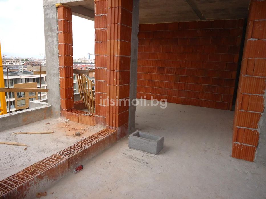 Продава се Двустаен апартамент в София, Студентски град - 93 кв.м за 1925 €/кв.м - Снимка #1