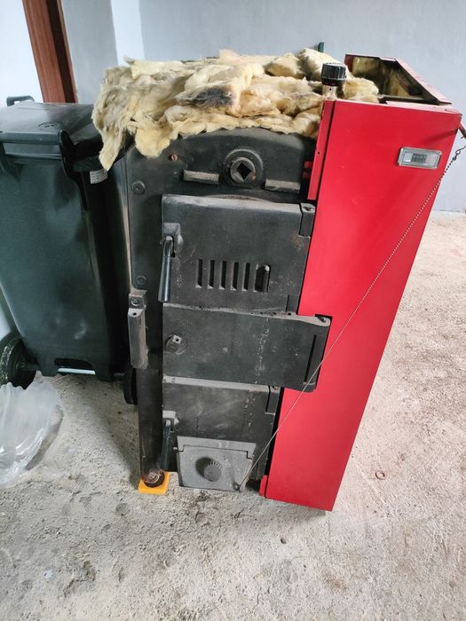 Vând centrala pe lemne 35kw Ideal Stelrad