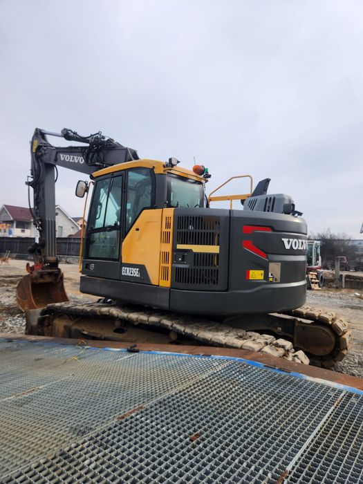 VOLVO EC 235 L AN 2016 !