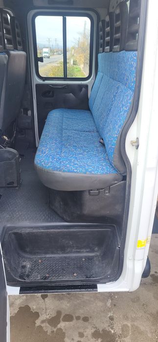 Iveco basculabil pe trei parti