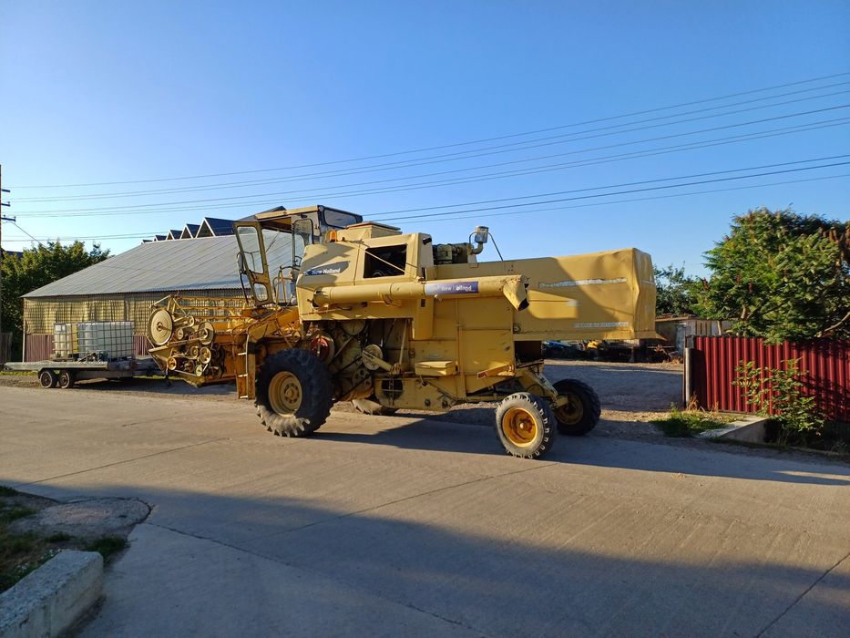 Combina New Holland 1530