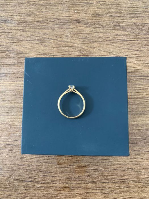 Годежен пръстен 18к с диамант