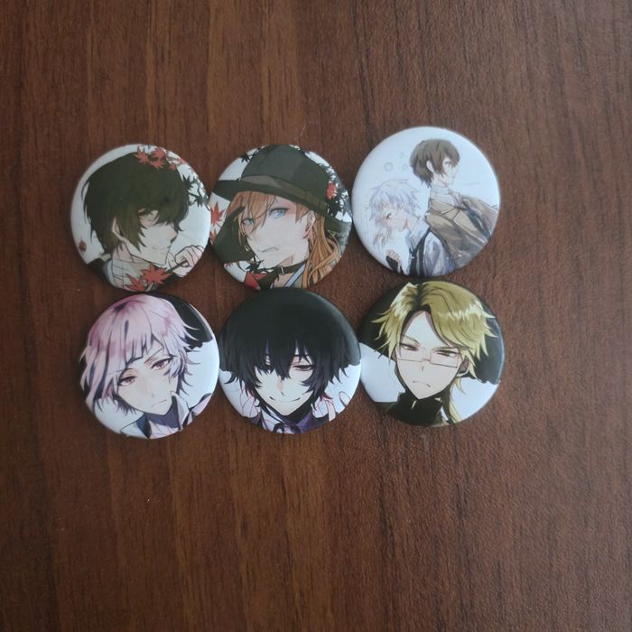 значки по "Bungo Stray Dogs"