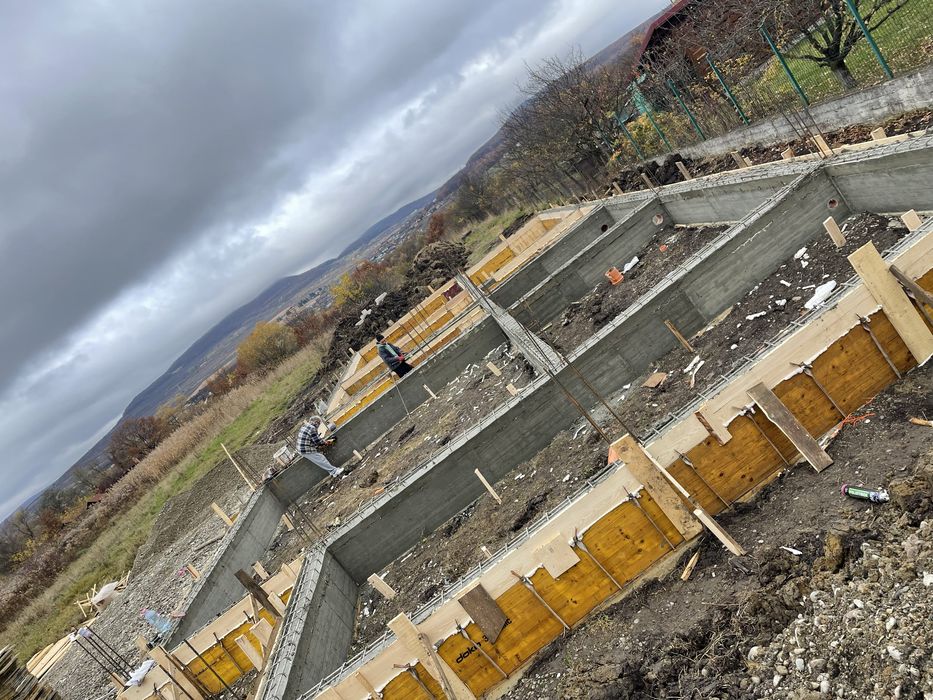 Construim case la rosu , semifinisat si finisat