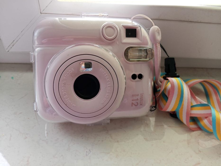 Продам Фотокамера моментальной печати Fujifilm instax mini 12 розовый