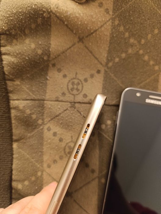 Telefoane defecte nefunctionale pentru piese