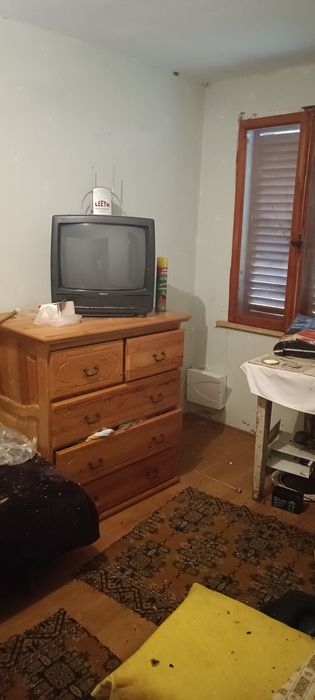 Собственик продава без посредници изгодно къща  до София