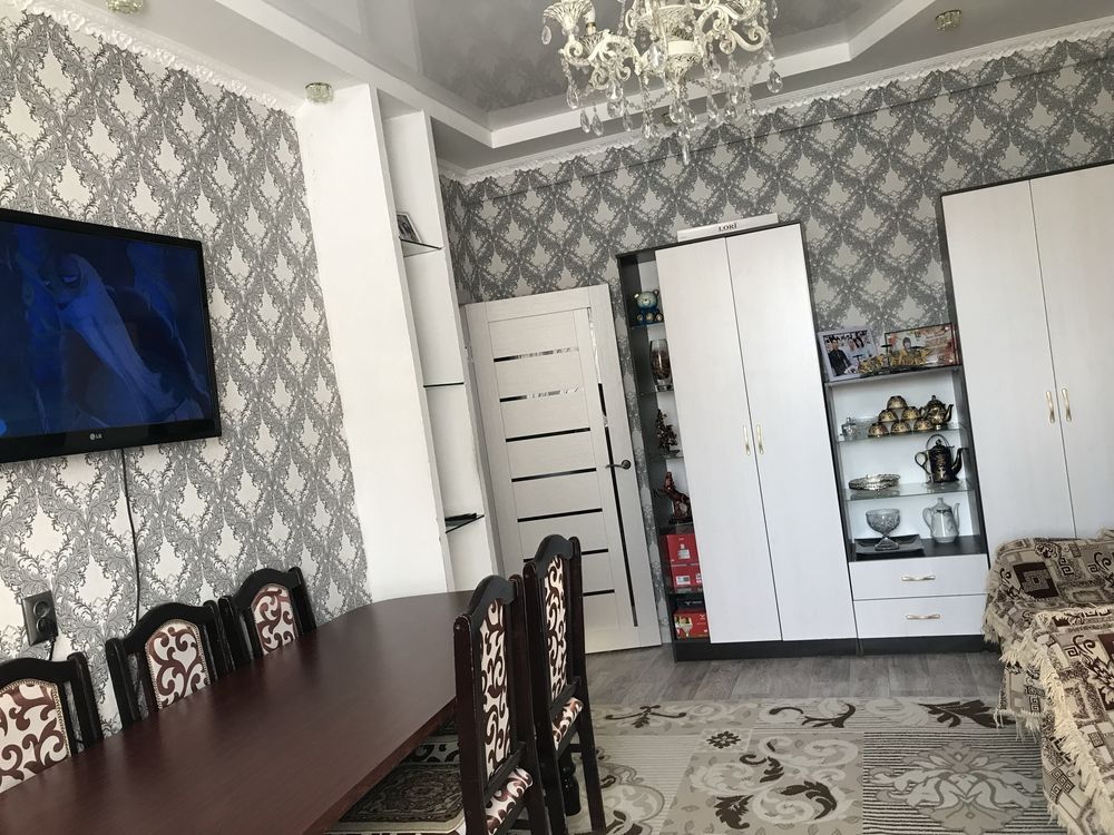 Срочно Продается 3-х комнатная квартира на  Караменде би 36 с мебелью.