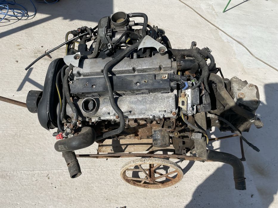 Vand sau dezmembrez motor opel astra g 1.6 16v