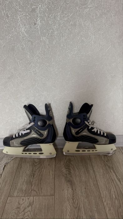 Коньки CCM хокейные