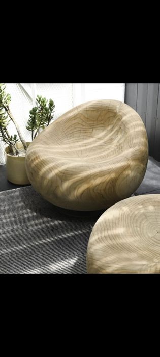 Obiecte din lemn masiv – scaune, tabureți și piese de decor unicat