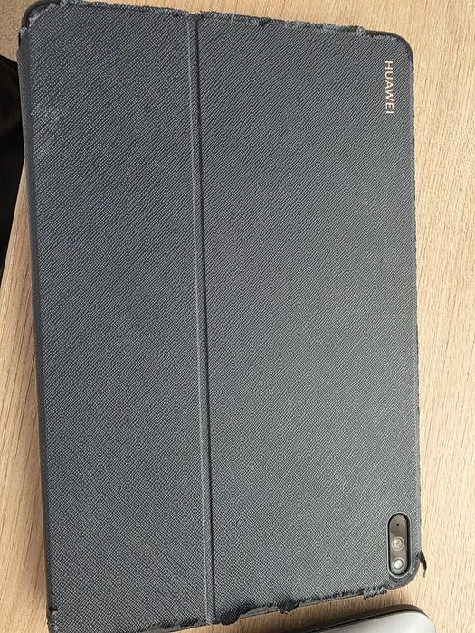 Tableta Huawei MatePad Pro 10.8' cu Sim 4G + pachet accesorii  Huawei