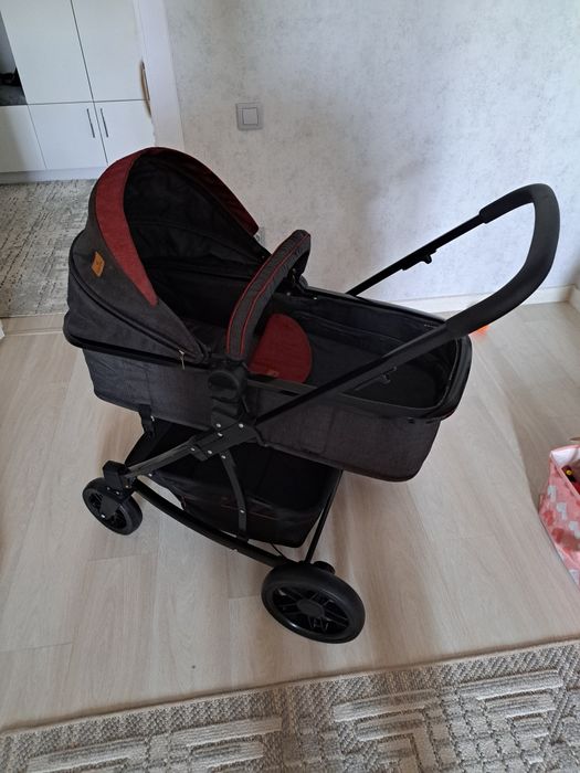 Продаётся детская коляска Lorelli