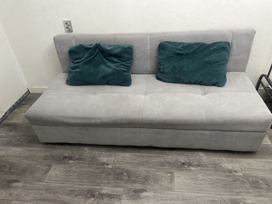 Мебель для спальни, срстояние хорошее, подходит студентам и подросткам