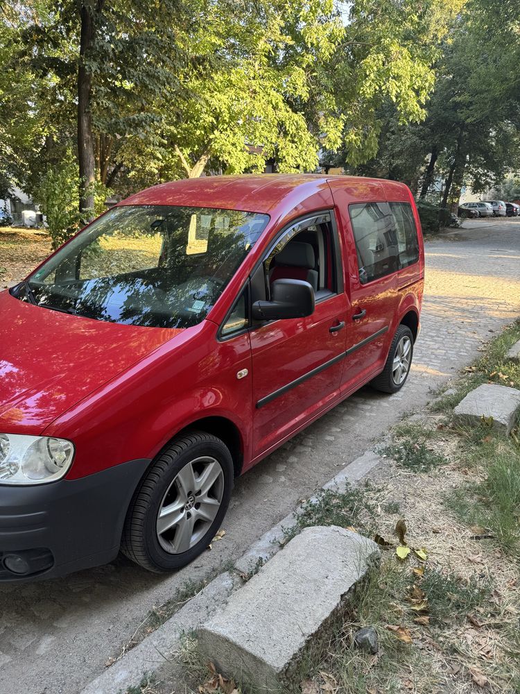 VW CADDY LIFE 1.4 Бензин