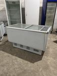 Морозильник витрина в хорошем состоянии