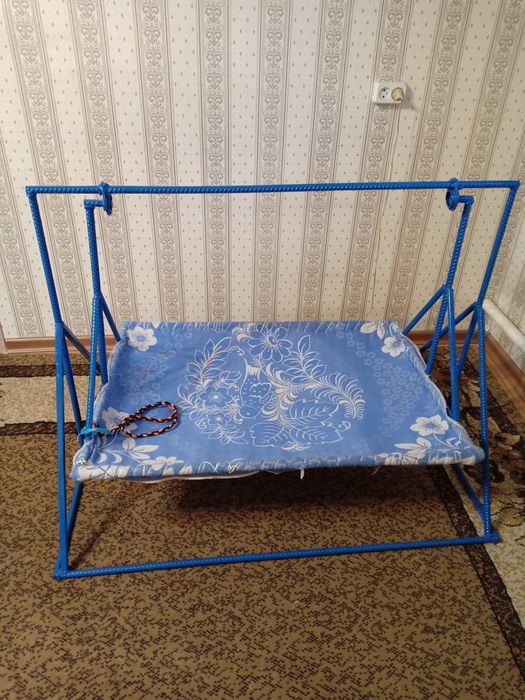 Детский качеля, железный. Состояние новый