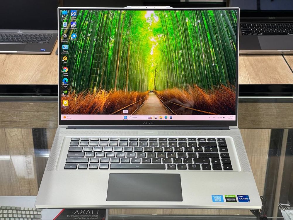 Gigabyte Aero OLED i7-12700H/3070ti