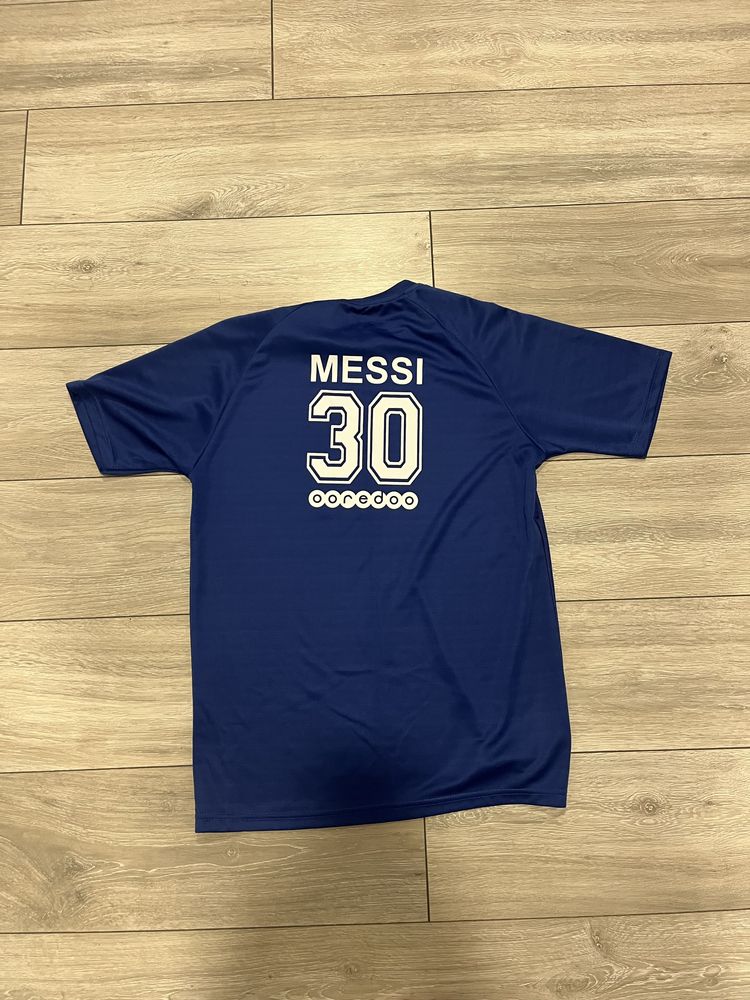Футболна тениска на Messi!