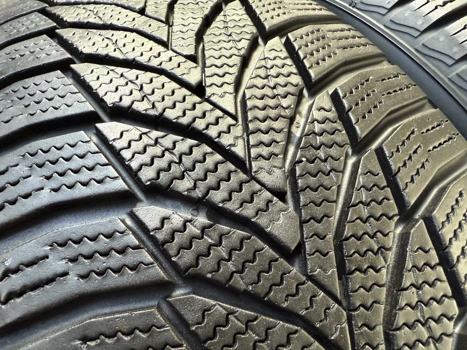 # 2x Anvelope Iarna 225/55 R17 - Nexen WinGUARD Sport 2