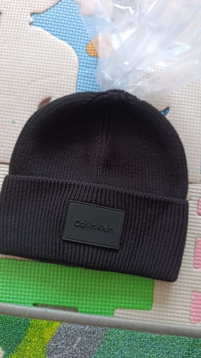 Calvin Klein нова шапка плетиво