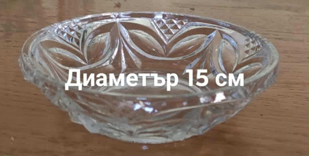 Кристални сервизи,нов малък разтегателен диван с ракла,пътеки