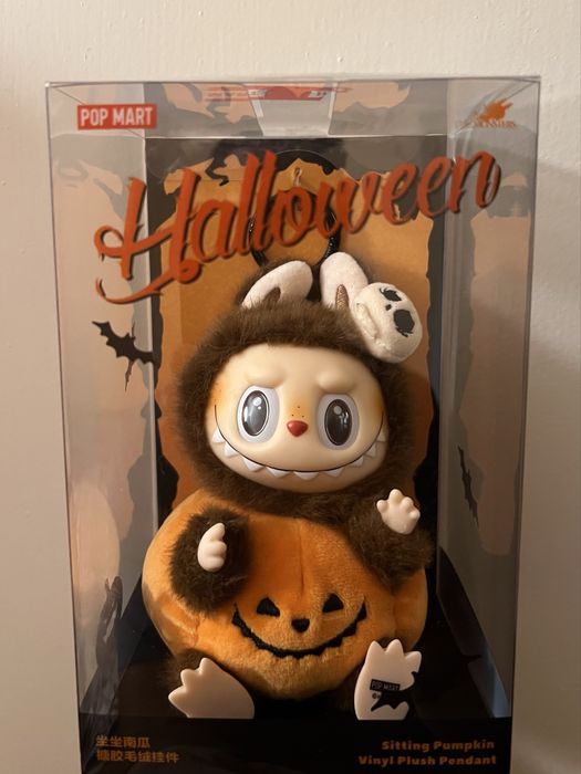 ОРИГИНАЛНО Pop Mart Labubu Happy Halloween Sitting Pumpkin
