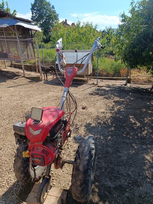 Motocultor cu remorca