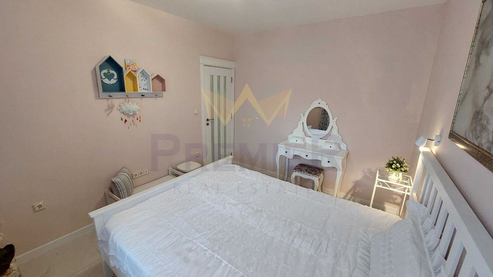 ТРИСТАЕН апартамент, Лятно кино Тракия