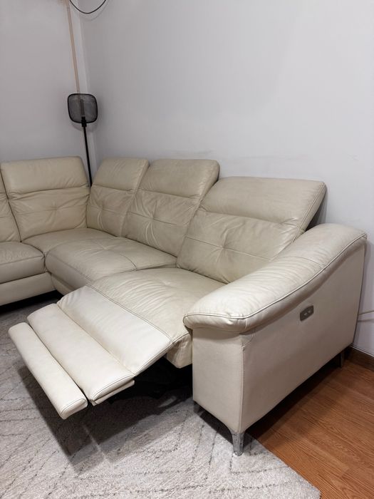 Canapea din piele bej