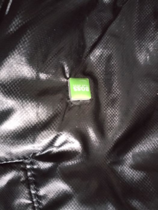 Geaca originala,Boss,mărimea S,stare foarte bună.