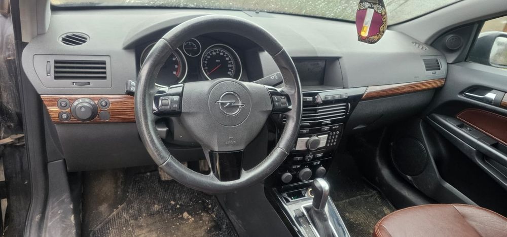 Interior complet piele cu incazlire scaune fata Opel Astra H Twintop 2