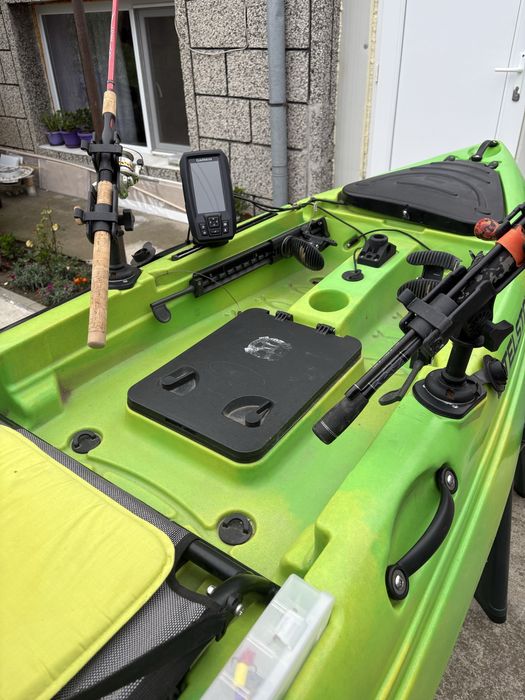 Каяк с ел.двигател