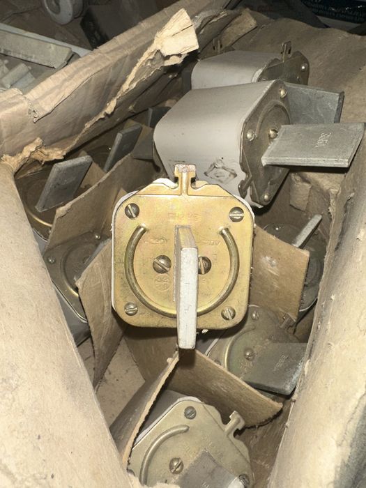 Плавкая вставка.