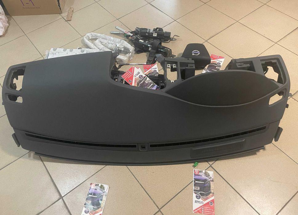 VOLVO XC60 plansa bord RADAR HUD - kit airbag volan pasager - centuri