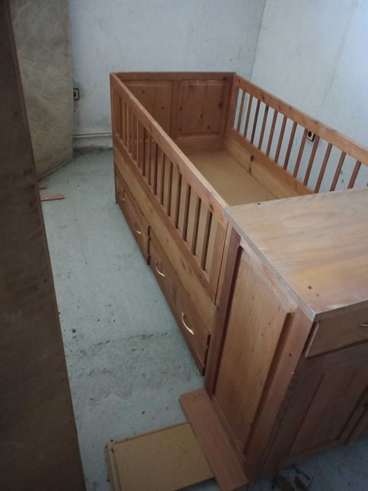 Детско легло за бебе от масив