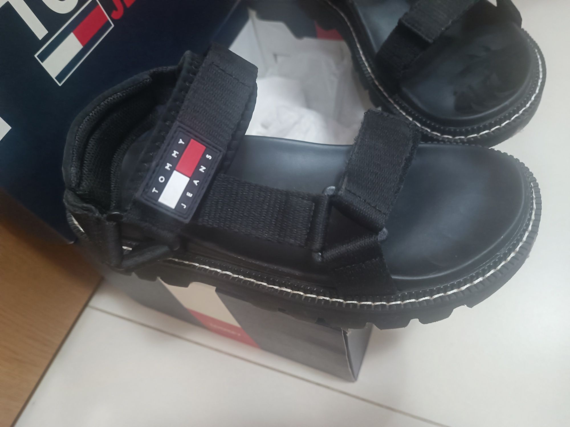 Tommy Jeans 40 номер