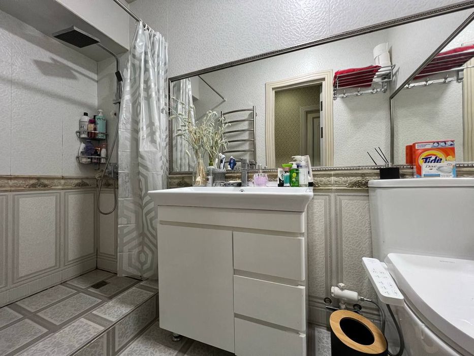 Продаётся Квартира 3в4/4/4 на Ц-2 Алайский Ор-р 17 школа